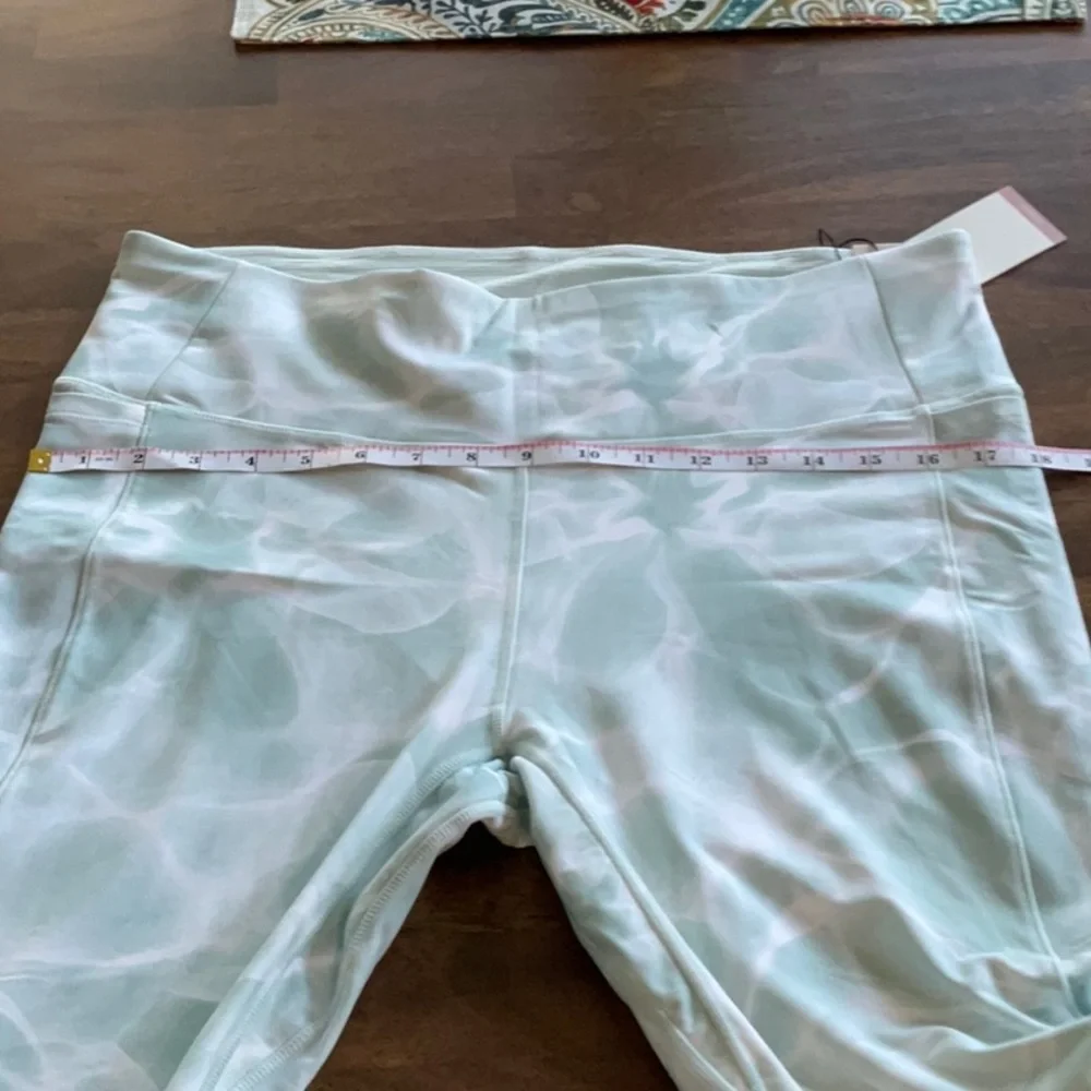 Calia Pale green & soft white Patterned Leggings. Pockets on sides. Buttery soft - Picture 11 of 12